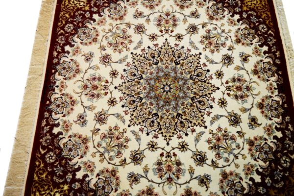 Isfahan-Firmato-Seta 117 x 113 cm - immagine 2